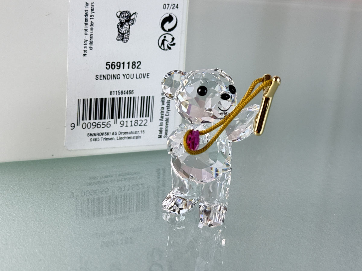 Swarovski Figurine 5691182 Kris Bear I Send You My Love 4.2 cm