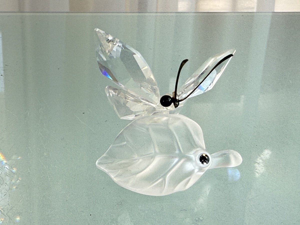 Swarovski Figurine 182920 Butterfly on a Leaf 2 13/16in Top