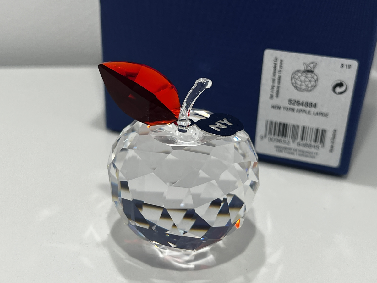サトニャン。オラフ　SWAROVSKI Hyperbola pendant, Mixed cuts, White, Mixed metal finish