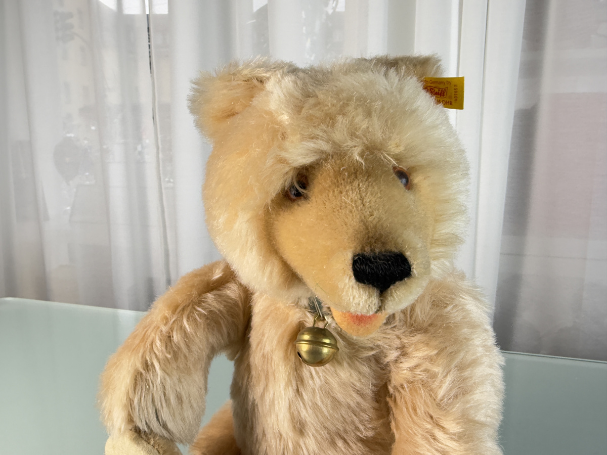 Girls Don't Cry × Steiff Teddy Bear Soft Cuddly Friends Beatrice Teddy bear - Steiff.com