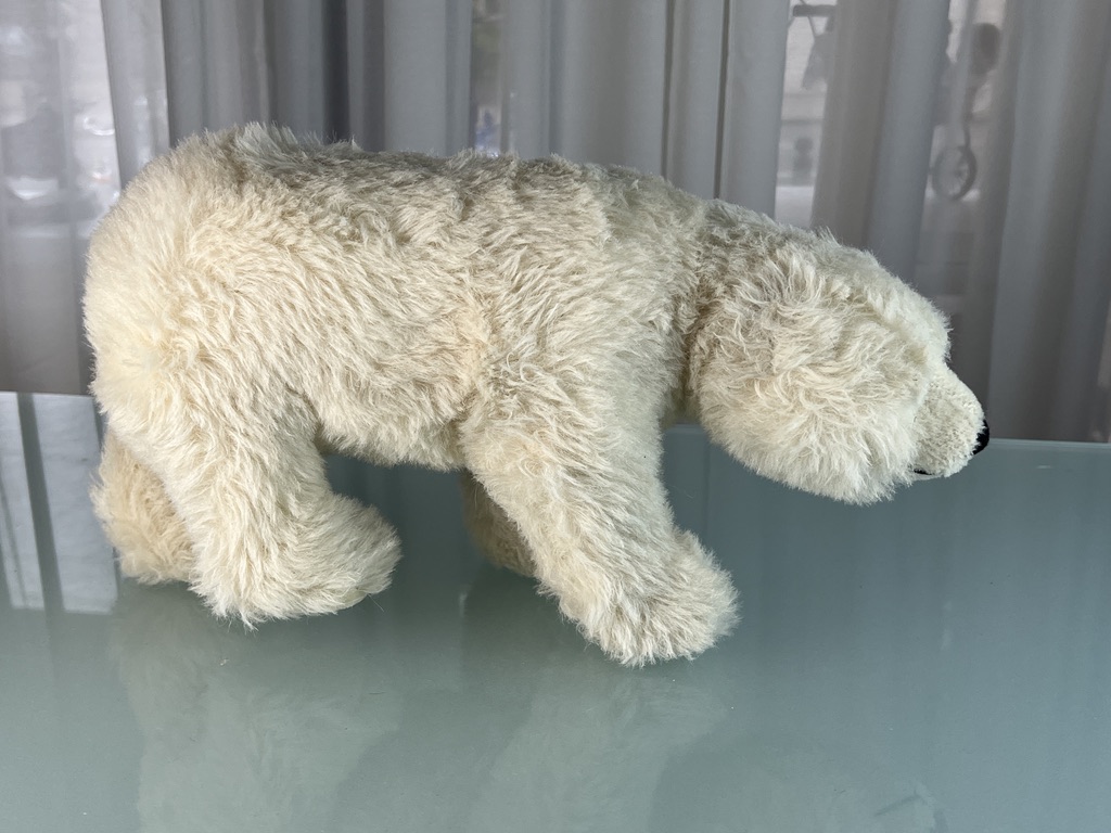 （exclusive）polar bear Alex Hug Me 15.5 inch Polar Bear - R Exclusive | Toys R Us