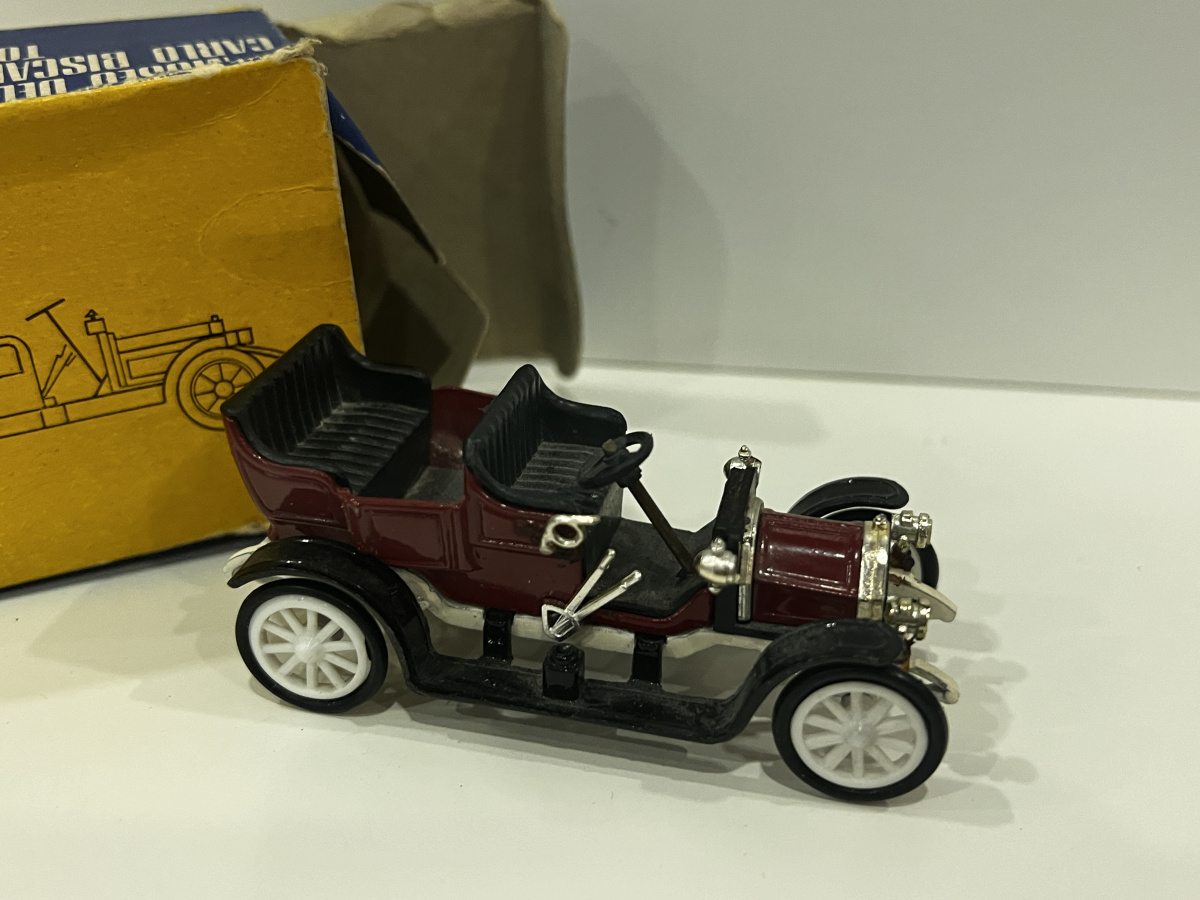 1/12 カールソン コレクターズライン ポルシェ Porsche カレラ GT 1/12 カールソン コレクターズライン ポルシェ Porsche カレラ GT