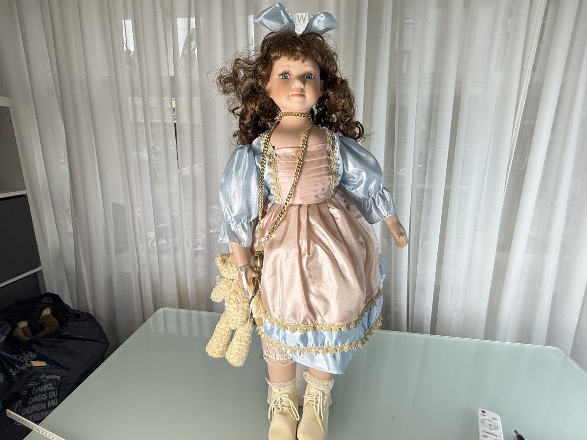 Poupée D'artiste En Porcelaine - 70 Cm - État Voir Photo - Collection