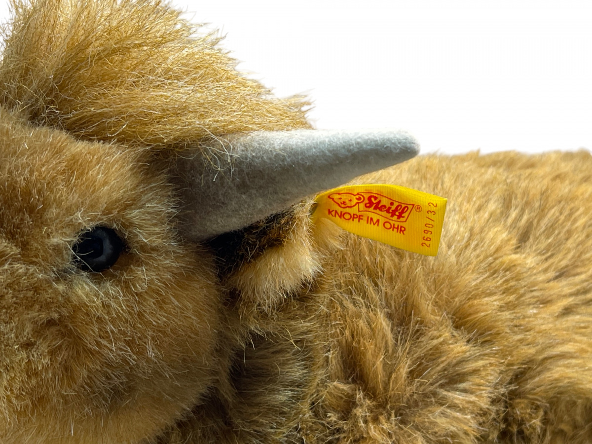 Steiff Animal 2630/32 Scottish Highland Cow 32cm. Excellent