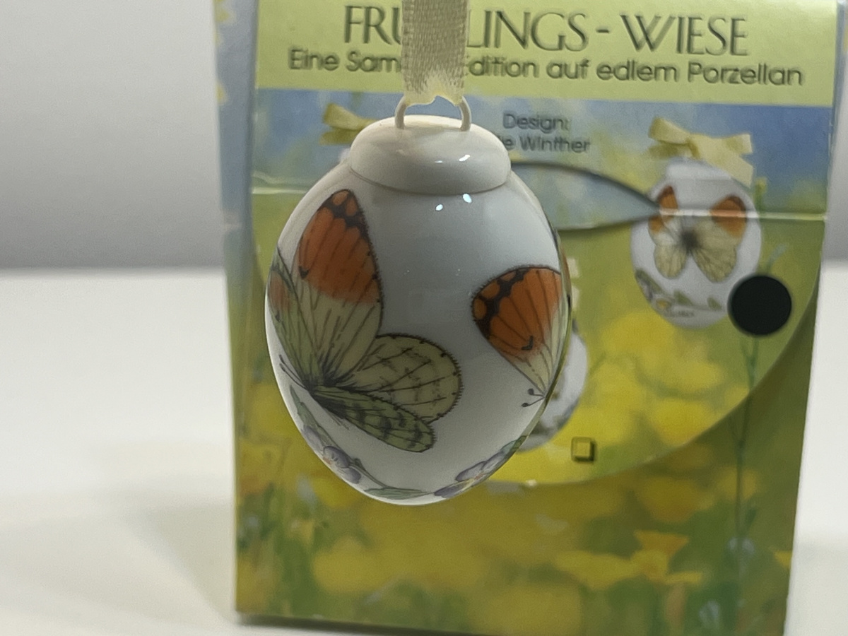 希少！ドイツ製 Hutschenreuther Viktoria 淡いペール Hutschenreuther Viktoria Tea Cup & Saucer NEW NEVER USED